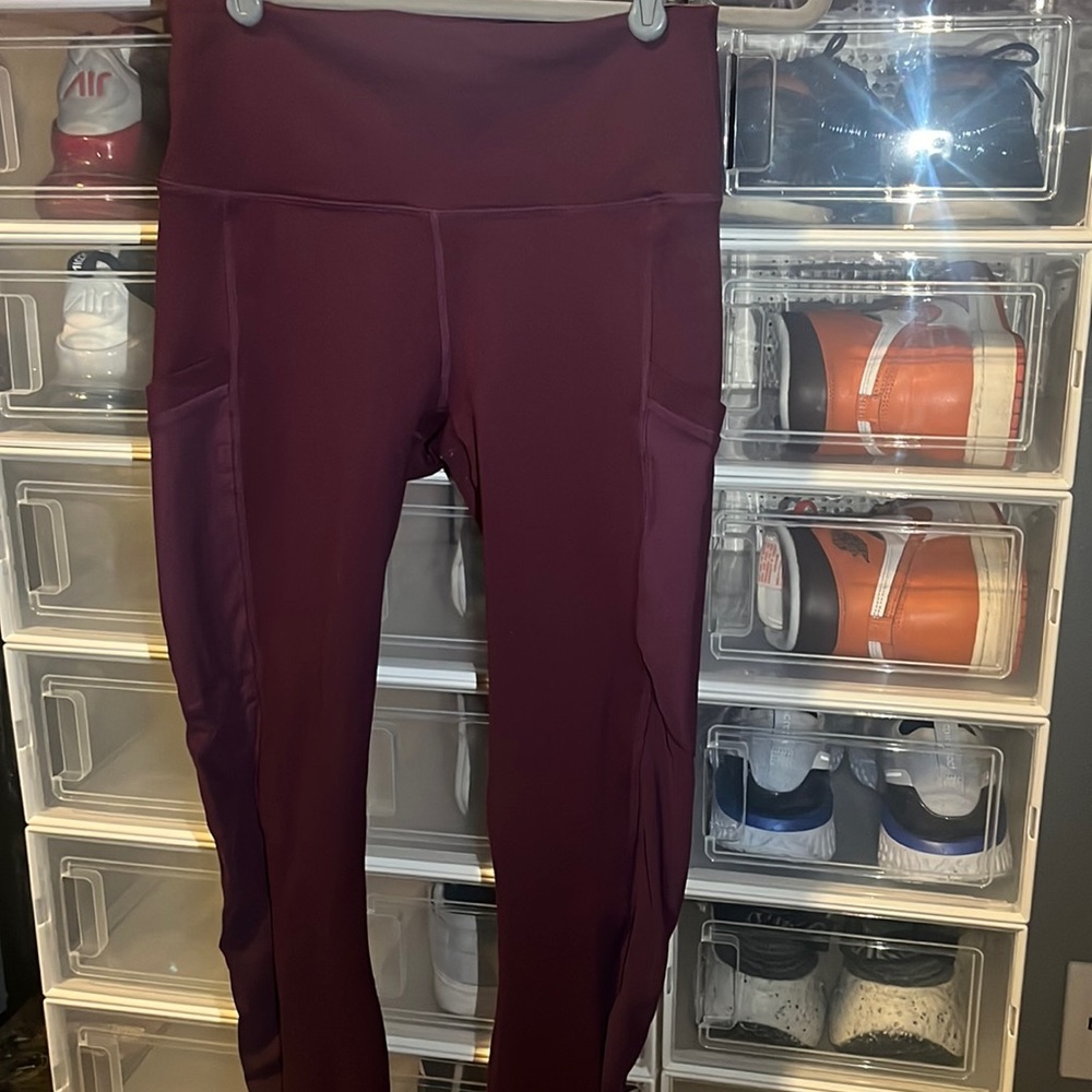Burgundy power hold fabletics leggings! Size Xs/4